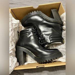 Like new! Dr. Martens Persephone Boots Size 10 (EU42)